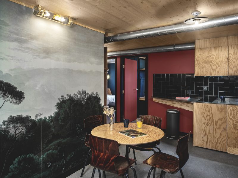 architecte intérieur Studio Janreji peinture en lettre papier peint fresque street art bar restaurant hotel-16